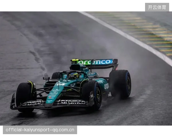 F1雨季开战：维斯塔潘首杆遇大雨“难启”，汉密尔顿油门失灵！雨战悬念何时解？